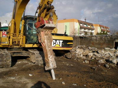 Rozbiórka budynku szkoły w Sławnie Marzec 2008-6